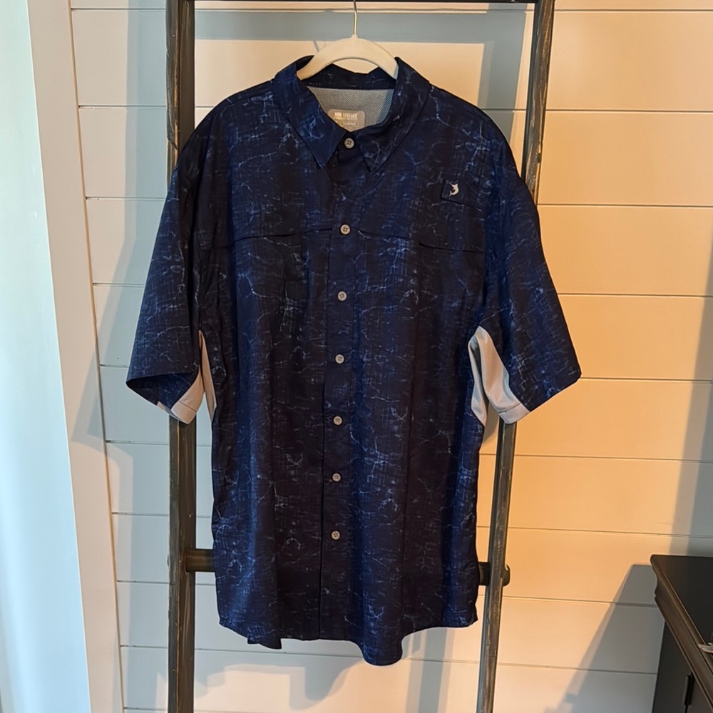 Reel Legends  Short Sleeve Button Down Fishing Shirt XL